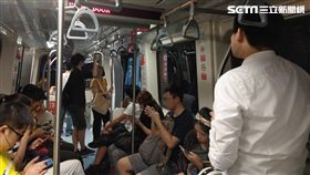 0619台北捷運，辛亥到忠孝復興捷運掛了（圖／記者王怡翔攝影）