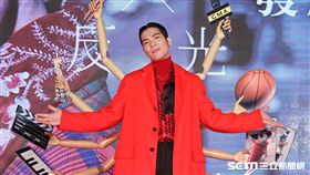 蕭敬騰睽違四年個人新專輯「欲望反光」發片。（記者邱榮吉/攝影）