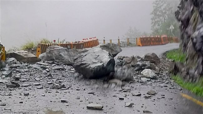 雨襲+落石！中橫便道谷關-梨山封閉