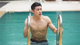 《人際關係事務所》王柏傑大秀八塊肌讓觀眾大飽眼福。（圖／歐銻銻娛樂提供）