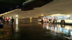 空軍疏運民眾返台　圖／空軍司令部提供