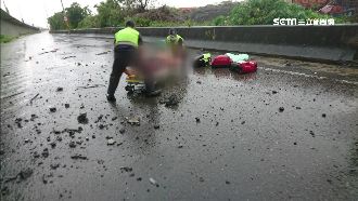 曳引車撞護欄　駕駛摔飛墜高架橋下亡