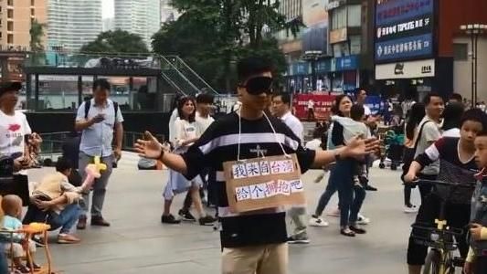 陸街頭求抱抱　台生實測結果令他驚訝