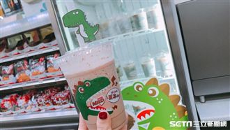 超商美祿恐龍冰沙！給你滿滿巧克力