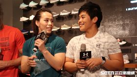 舉重國手郭婞淳、洪萬庭出席品牌活動。（圖／記者王怡翔攝）