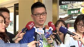 童仲彥頒畢業證書 家長怒:打老婆出名