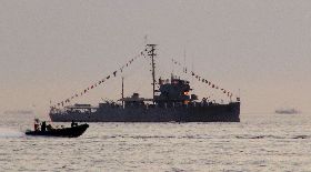 菲軍艦航行馬尼拉灣