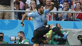 ▲蘇亞雷斯進球後做出他的招牌慶祝動作。（圖／美聯社／達志影像）