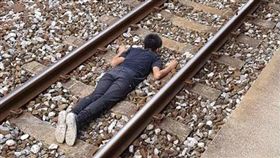 國中生,臉書,臥軌,台鐵,鐵路法（翻攝臉書《台鐵家族》）