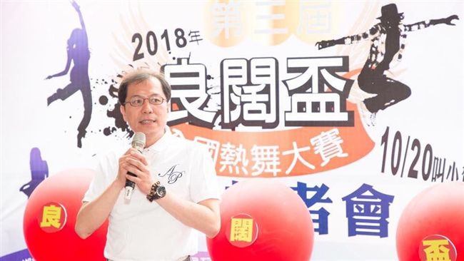 吳芳銘脫黨選　自稱「無色覺醒」引議