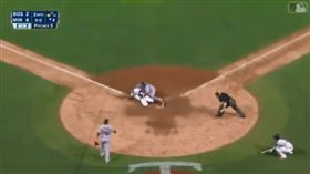 影／一球入魂！紅襪外野手雷射炮　飆166公里完美阻殺
圖／翻攝自statcast Twitter
https://twitter.com/statcast/status/1009277535035805697