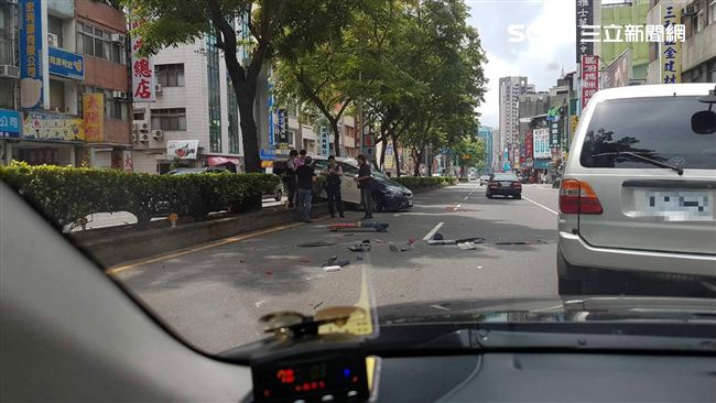 追贓車出意外　警車衝飛落地撞分隔島