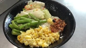 「月底救星」便當　燒臘店菜名有梗