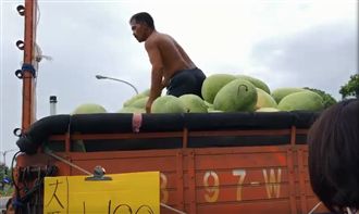 西瓜兄弟遭檢舉　父竟罵環保局吃大便