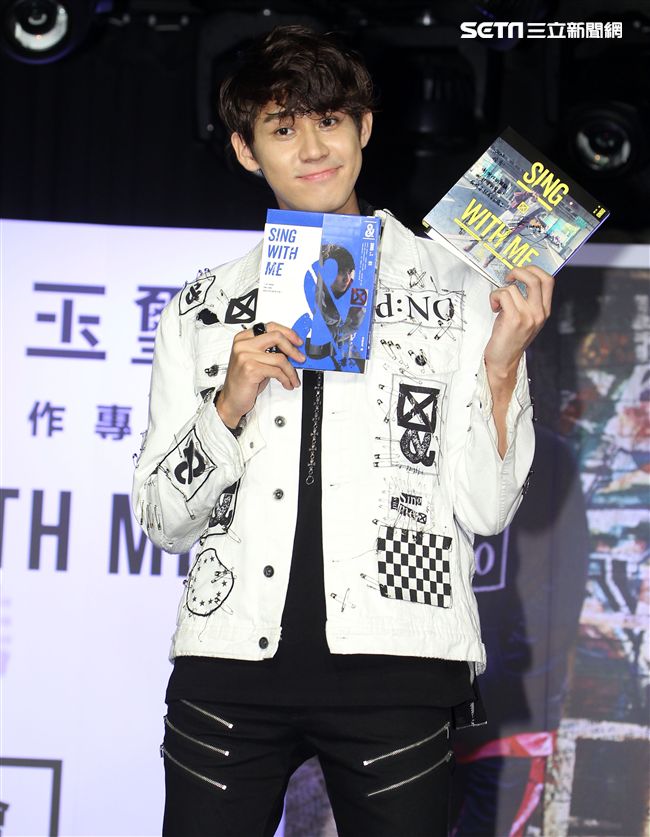 李玉璽第三張全創作專輯發片。（記者邱榮吉/攝影）