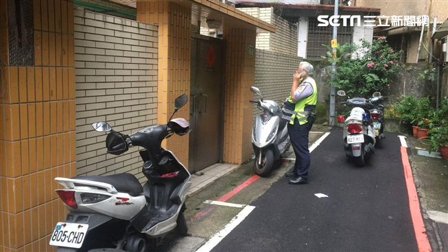 自殘？被砍？永和1男倒屋內臟器外露