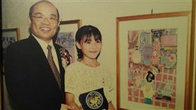 民進黨新北市長參選人蘇貞昌一則貼文，釣出綠營美女議員候選人吳沛憶小時候的青澀照。（圖／取自臉書）