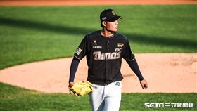 旅韓台灣投手NC恐龍王維中。 （圖／記者林敬旻攝）