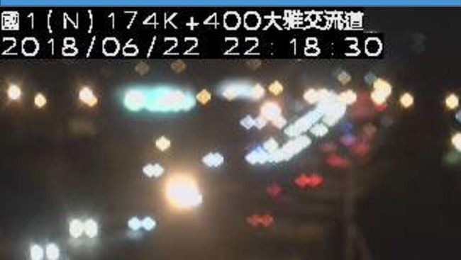 小心！中山高大雅路段2客運連環車禍