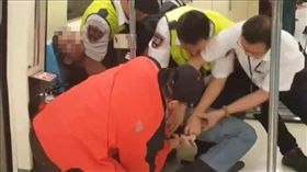 台北,刑大,PTT,八卦版,散佈,社維法,捷運,持刀。翻攝畫面