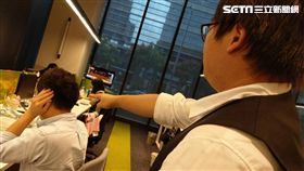 16:9
職場霸凌情況是常態還是特例？上班族面對不合理的職權欺壓時，是加倍奉還？還是默默吞下？ 　　