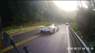 一路逆向飆！直擊麥拉倫過彎對決貨車