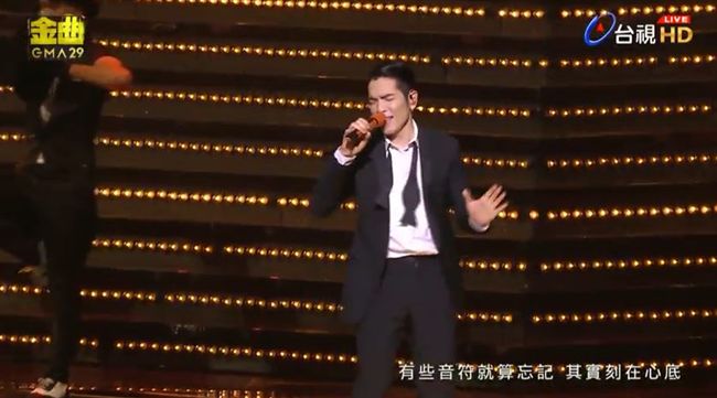 氣勢十足！蕭敬騰飆唱入圍曲開場