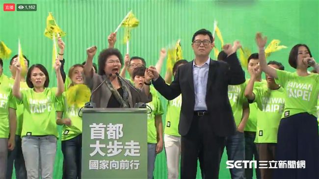 花媽力挺　晚會高潮喊姚文智「凍蒜」