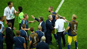 瑞士不滿德國刻意跑來慶祝，場邊一度爆發衝突（圖／路透社／達志影像）