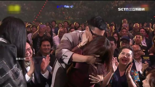 徐佳瑩封后首PO　粉敲碗「快結婚」