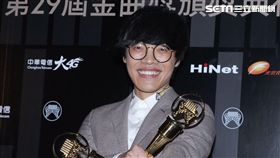 盧廣仲以《魚仔》一曲接連獲得最佳作曲人與年度最佳歌曲獎。（圖／記者邱榮吉攝影）