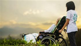 首間老人專院設立　成大醫院將結合AI與人才培訓（圖／翻攝自Pixabay）