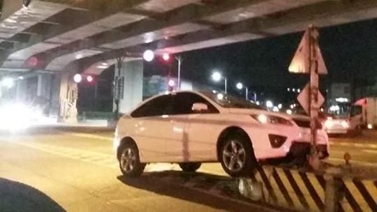 「女生開車，真擔心」一張照片引戰火