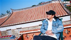 金門出生的搖滾詩人流氓阿德，出道26年榮獲三屆金曲入圍肯定。（圖／洗耳恭聽提供）