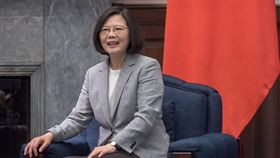 蔡英文總統31日上午接見「福爾摩沙論壇：2018海事安全對話」外國專家學者。（圖／總統府提供）