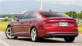 4 Door Coupe生死鬥(2/3) 比你想得更好用的中型組（圖／車訊網）