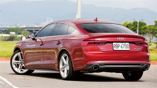 4 Door Coupe中型組！