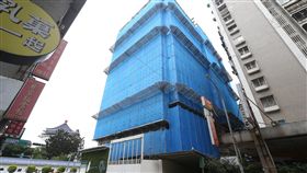 大孝大樓捲入不當黨產爭議（2）不當黨產委員會日前指出，中國國民黨借民眾服務總社名義，以新台幣4.34億元標得大孝大樓，國民黨再以13億元轉售，若認定為不當取得財產，將追徵7.8億餘元。大孝大樓正對中正紀念堂。中央社記者吳家昇攝  107年6月18日