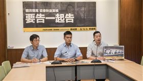 體育改革聯會成員張佑銓，連續遭到排協、泳協提告，立委林昶佐聲援力挺。（圖／時力提供）