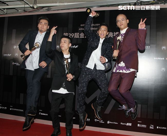 第29屆金曲獎最佳新人獎茄子蛋（黃奇斌、蔡鎧任、謝耀德、賴俊廷）。（記者邱榮吉/攝影）