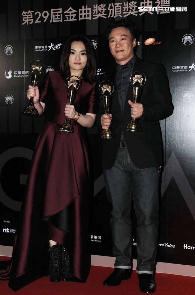 第29屆金曲歌王陳奕迅、歌后徐佳瑩。（記者邱榮吉/攝影）