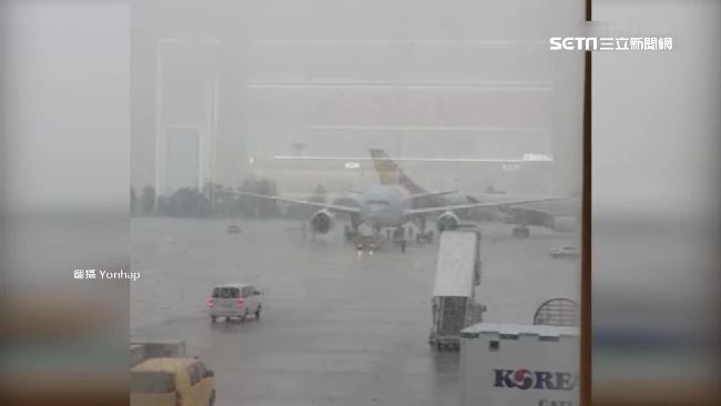 2班機跑道擦撞　機翼受損、機場關閉