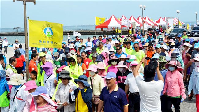 運動i臺灣　澎湖海堤健走海灣親子遊