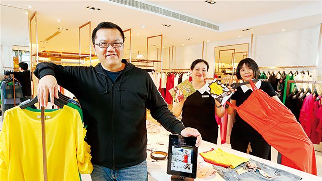 女裝店攻新零售　一場60歲店員心戰