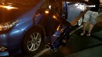 他突開車門　2騎士慘被「擊落」噴飛