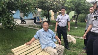 高雄菜市場爆衝突！男持菜刀怒砍3人