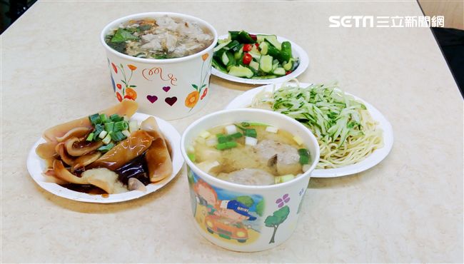 東區銅板美食！熱愛爵士樂的高家涼麵