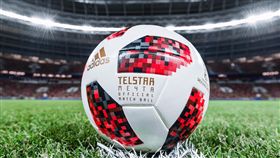 世足官方用球Telstar Mechta（圖／取自adidas Football推特）