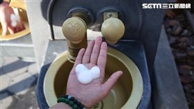 東京迪士尼米奇泡泡給皂機。（圖／記者簡佑庭攝影）