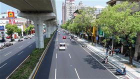 解決中捷沿線停車問題  文心路將增設車位台中市政府26日發布新聞稿表示，因應台中捷運綠線車流及停車需求，台中市政府規劃提升混合車道安全，同時新增汽、機車停車位，未來文心路捷運沿線將有汽車停車格406格、機車停車格2萬657格，解決停車問題。（台中市政府提供）中央社記者蘇木春傳真　107年6月26日